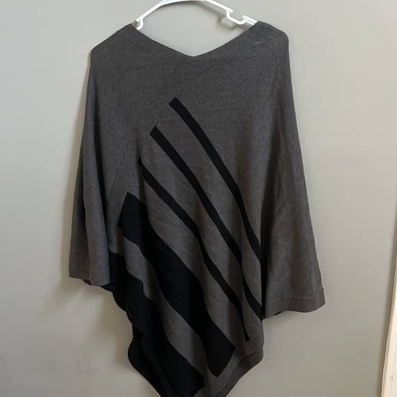 The Limited black and gray poncho top - Picture 2 of 6